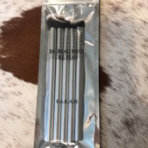 Farah brushes